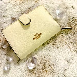 AUTHENTIC COACH LEATHER WALLET - Creme & Gold